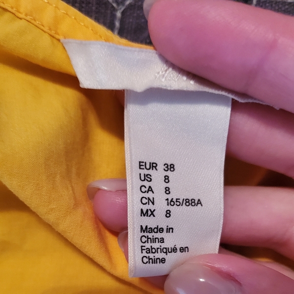 Yellow dress - Picture 5 of 7